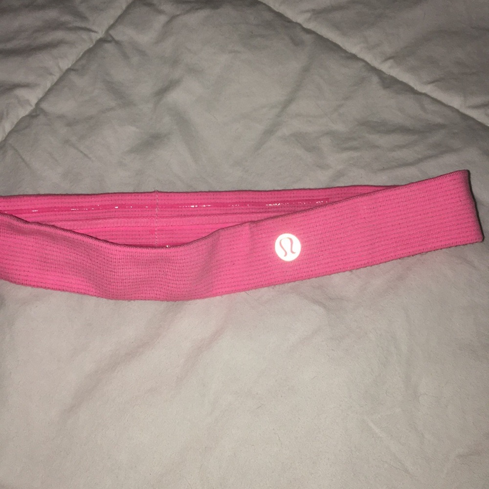 Gently used pink Lulu lemon headband!!!